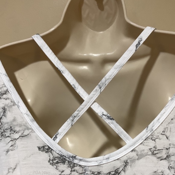 Grayson Threads top - Picture 5 of 8